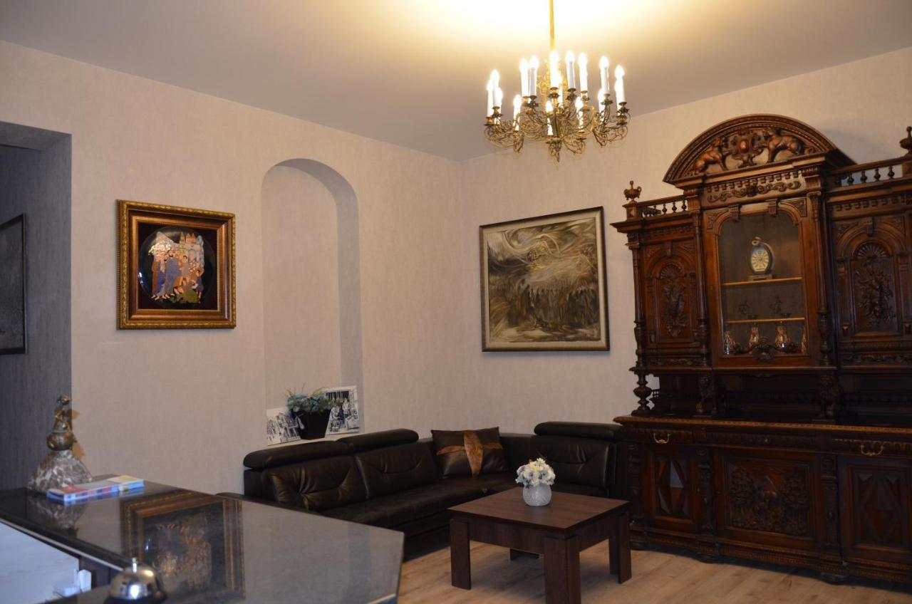 Hotel Griboedov Tbilisi Bagian luar foto