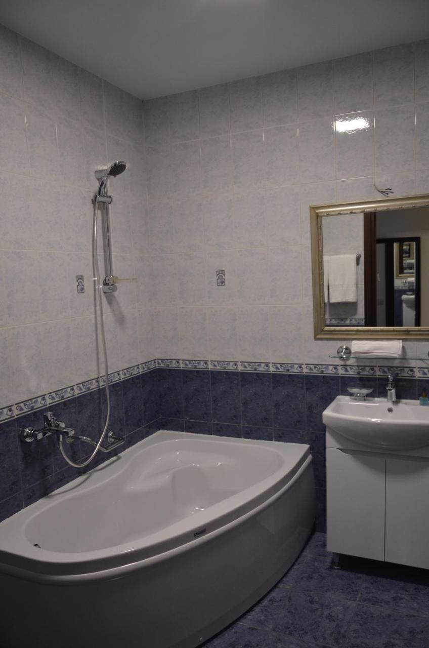 Hotel Griboedov Tbilisi Bagian luar foto