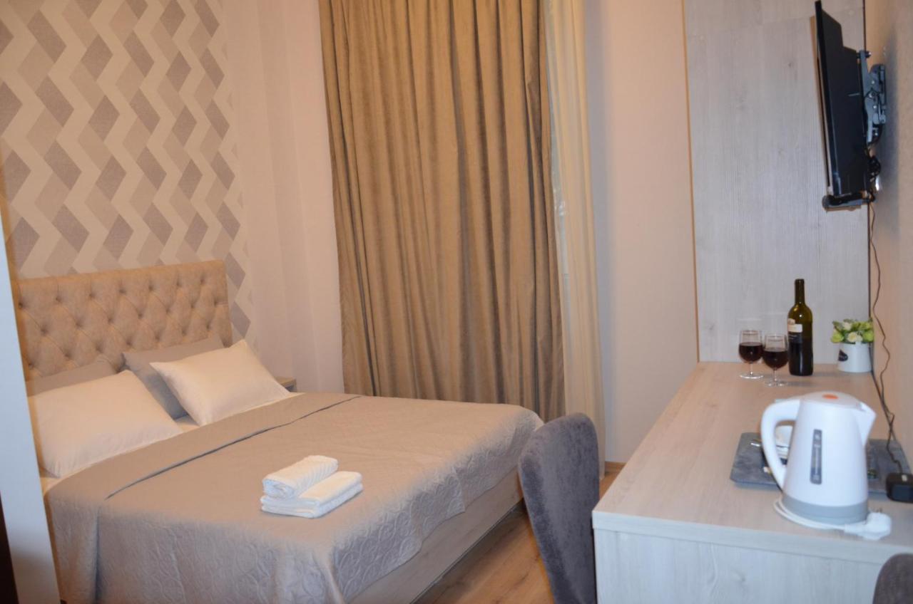 Hotel Griboedov Tbilisi Bagian luar foto