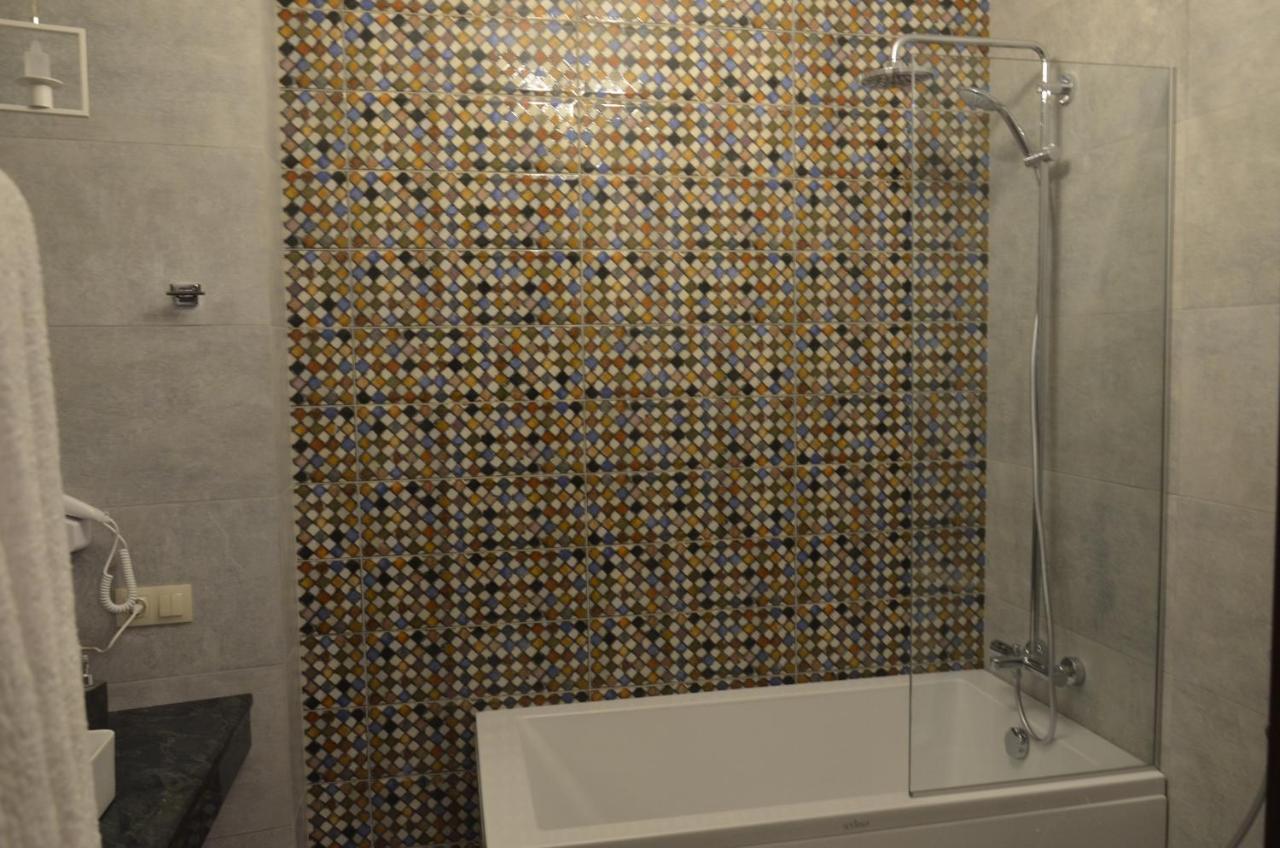 Hotel Griboedov Tbilisi Bagian luar foto